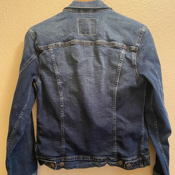 American Eagle Medium Wash Jean Jacket - Picture 7 of 8